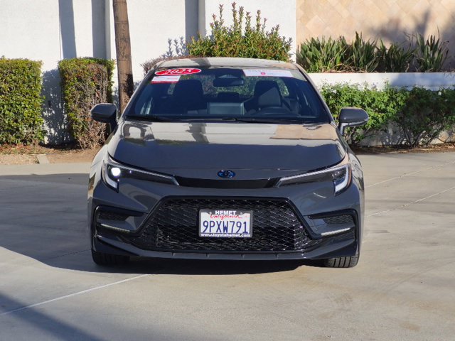Used 2025 Toyota Corolla SE w/ SE Premium Package FWD image 2