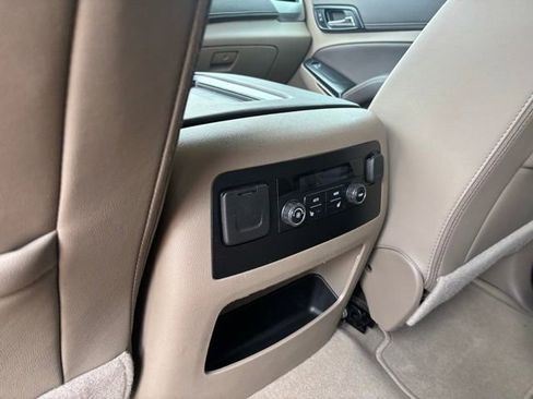 Used 2019 Chevrolet Tahoe LT w/ Luxury Package AWD/4WD image 20