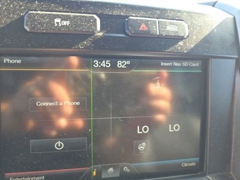 Used 2015 Ford F150 Platinum w/ Equipment Group 701A Luxury image 10