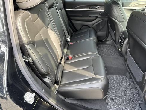 New 2026 Jeep Grand Cherokee Limited AWD/4WD image 15