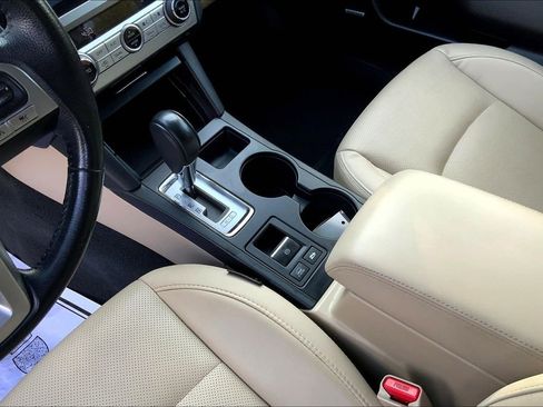 Used 2017 Subaru Outback 2.5i Limited image 18
