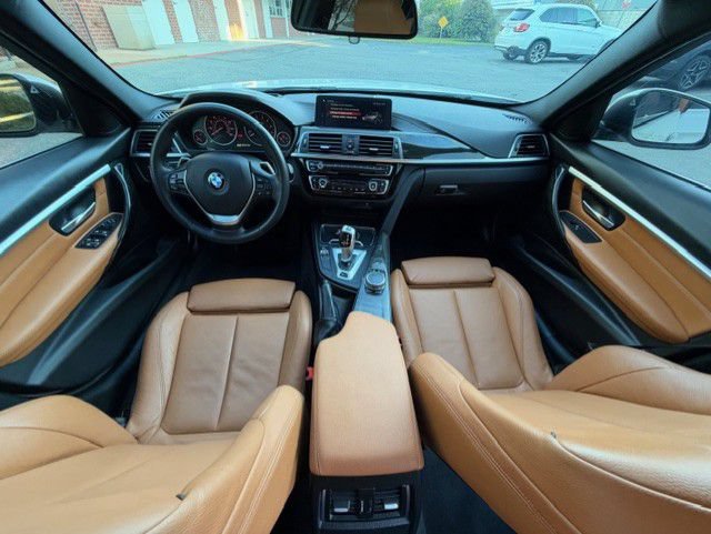 Used 2018 BMW 330e w/ Premium Package RWD image 4