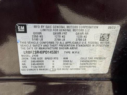 Used 2023 Buick Envision Avenir AWD/4WD image 30