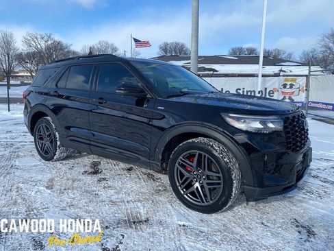 Used 2025 Ford Explorer ST-Line w/ ST-Line Street Pack image 1