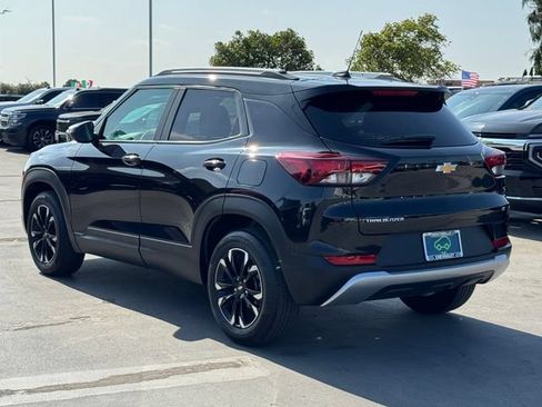 Certified 2023 Chevrolet TrailBlazer LT w/ Convenience Package FWD image 3