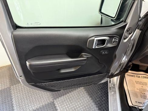 Used 2020 Jeep Gladiator Sport w/ Quick Order Package 24S image 15