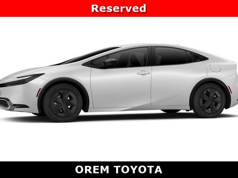 New 2027 Toyota Prius Plug-In Hybrid FWD image 3