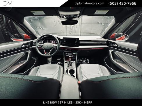 Used 2025 Volkswagen Jetta GLI Autobahn FWD image 39