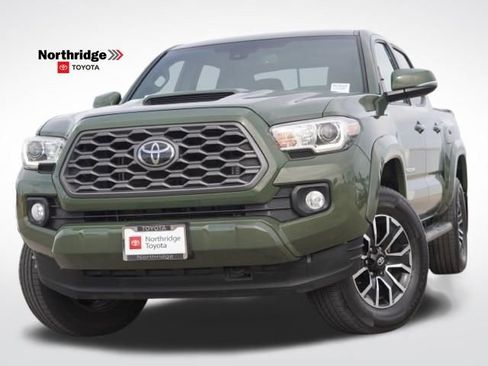 Used 2021 Toyota Tacoma TRD Sport w/ Technology Package RWD image 1