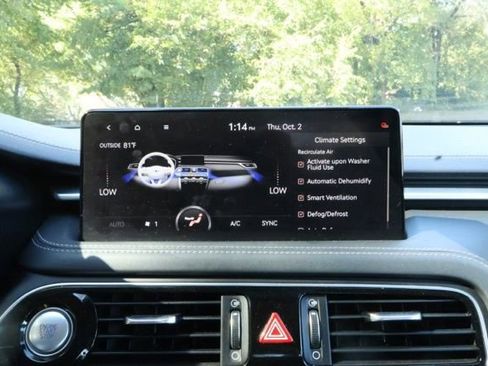 Used 2023 Genesis G70 2.0T image 23