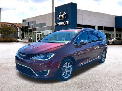 Used 2018 Chrysler Pacifica Limited w/ Advanced Safetytec Group