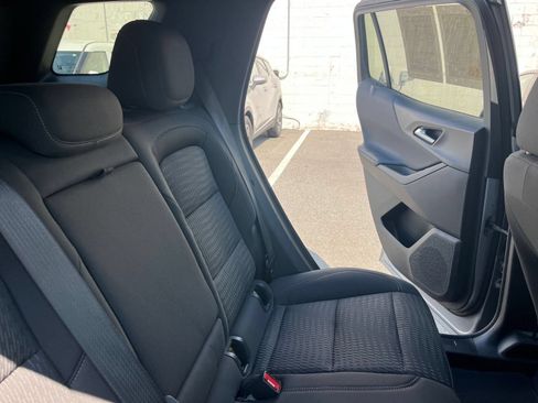 Used 2025 Chevrolet Equinox LT FWD image 37