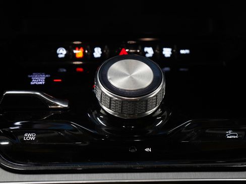 Used 2024 Jeep Wagoneer Series II image 24