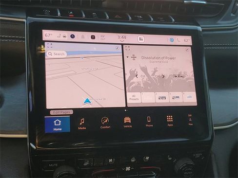 Used 2025 Jeep Grand Cherokee Limited w/ Luxury Tech Group II image 25