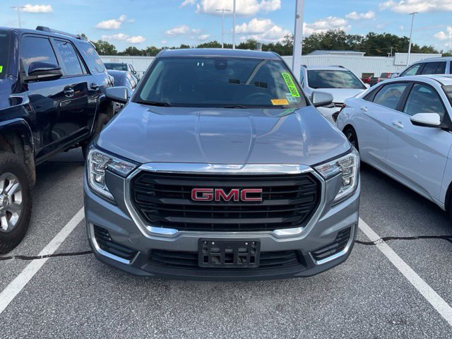 Used 2024 GMC Terrain SLE AWD/4WD image 2