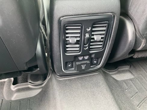 Used 2014 Jeep Grand Cherokee Limited w/ Luxury Group II image 30