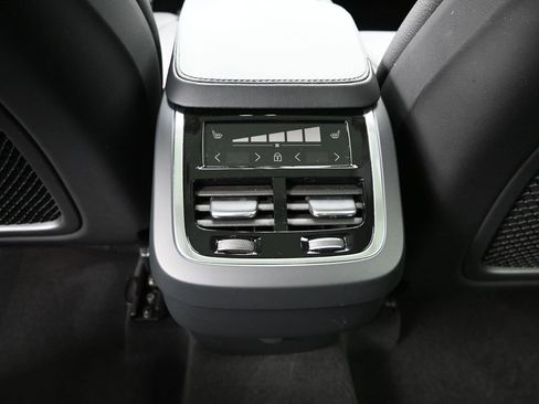Used 2023 Volvo XC90 B6 Plus AWD/4WD image 16