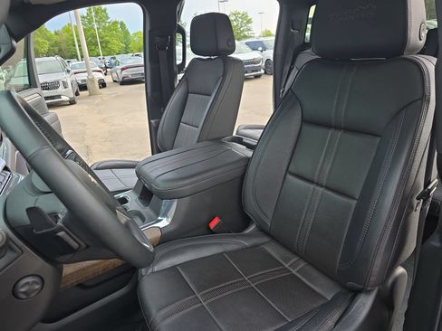 Used 2023 Chevrolet Silverado 1500 High Country w/ High Country Premium Package AWD/4WD image 14