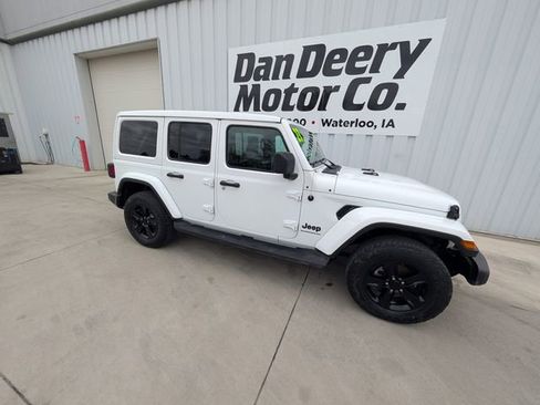Used 2023 Jeep Wrangler Unlimited Sahara AWD/4WD image 36