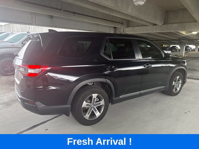 Used 2025 Honda Pilot EX-L image 16