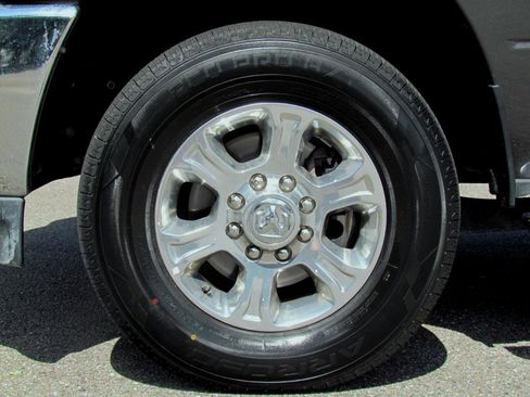 Used 2024 RAM 2500 Big Horn AWD/4WD image 16