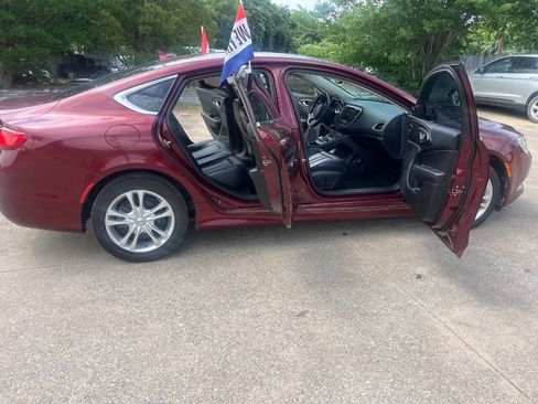 Used 2017 Chrysler 200 Limited Platinum FWD image 22