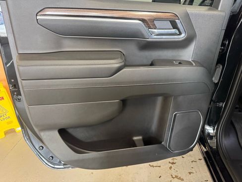 Used 2024 Chevrolet Silverado 1500 LT Trail Boss w/ Convenience Package II image 10