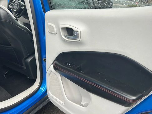 Used 2018 Jeep Compass Limited w/ Navigation Group image 38