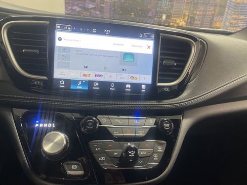 New 2026 Chrysler Pacifica Select image 18