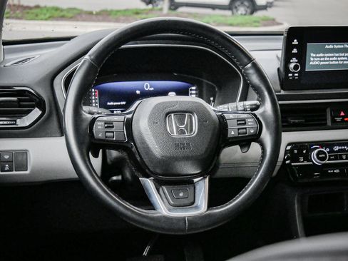 Used 2025 Honda Pilot Elite image 6
