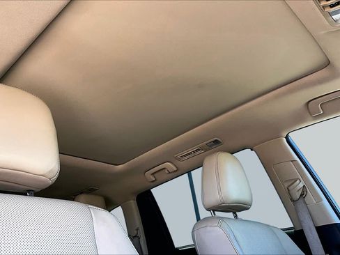 Used 2017 Toyota Highlander Limited Platinum AWD/4WD image 13