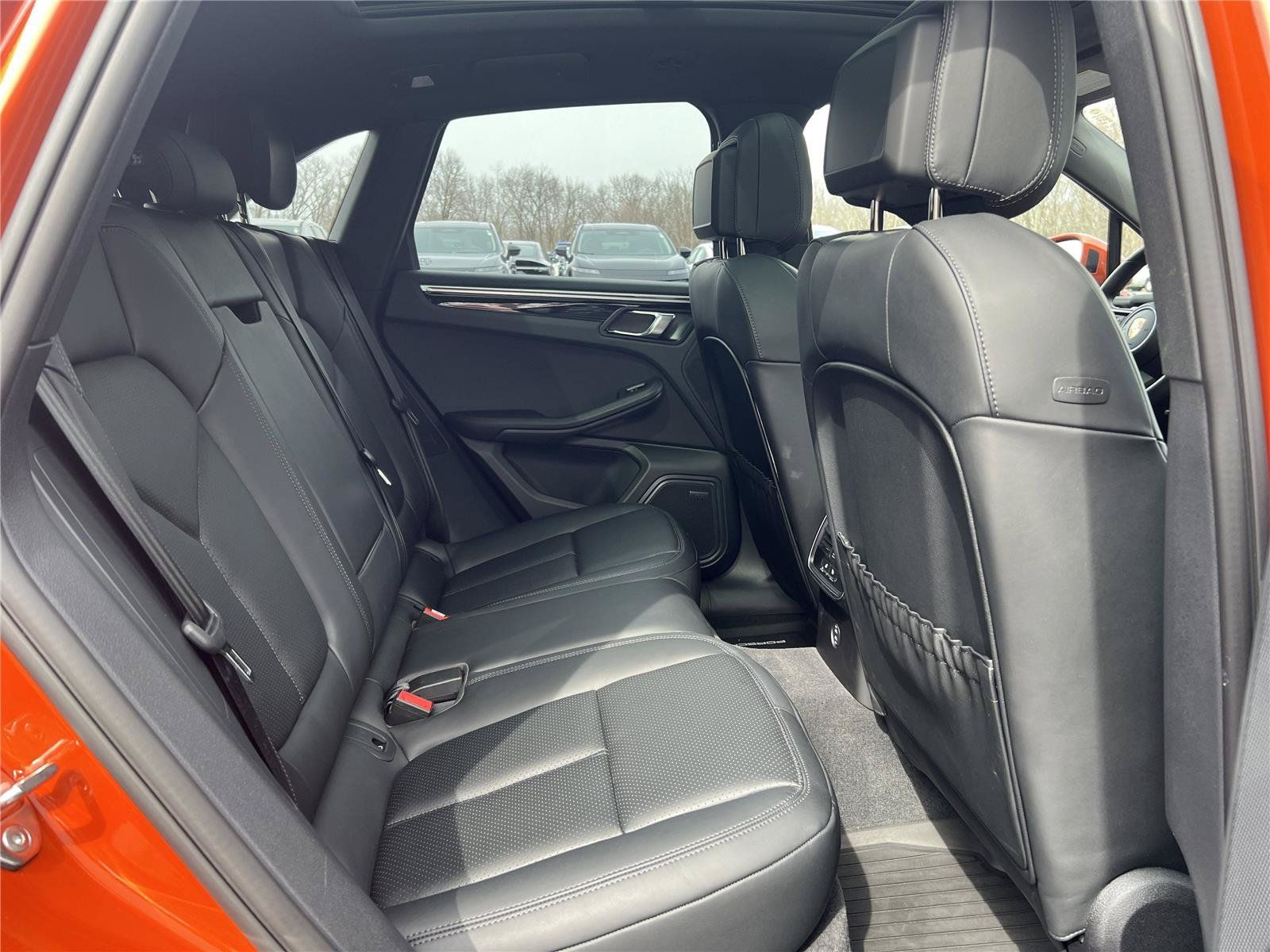Used 2024 Porsche Macan AWD/4WD image 26