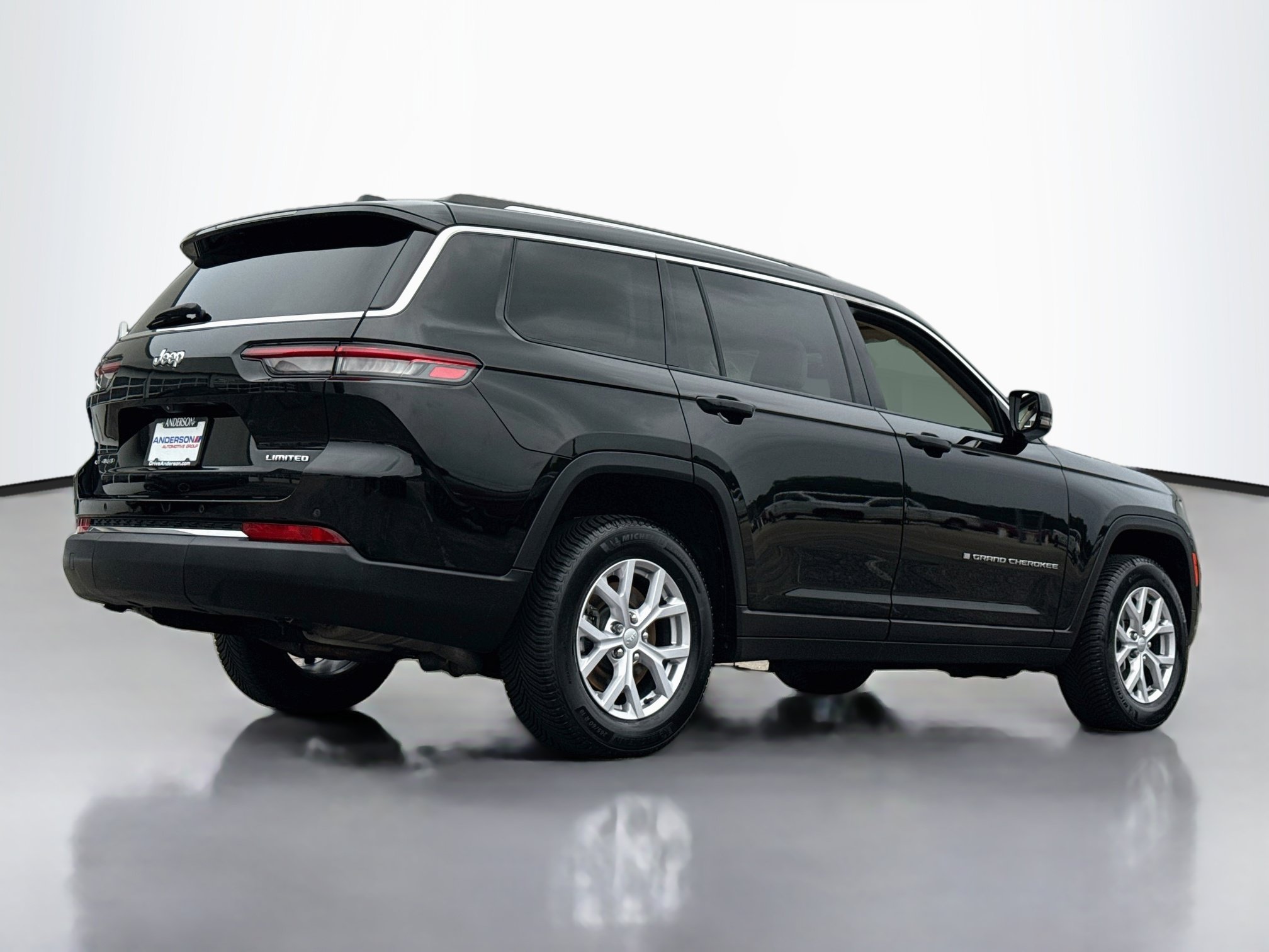 Used 2022 Jeep Grand Cherokee L Limited AWD/4WD image 7
