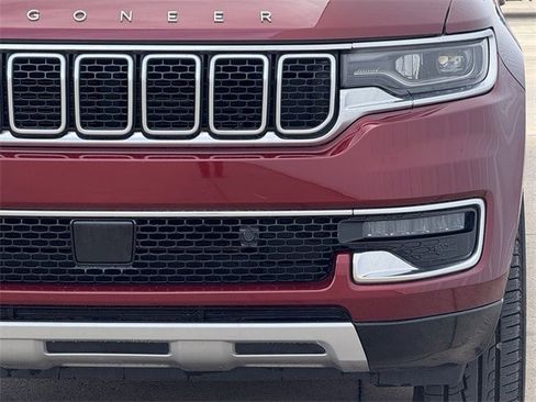 Used 2024 Jeep Wagoneer L Series II image 8