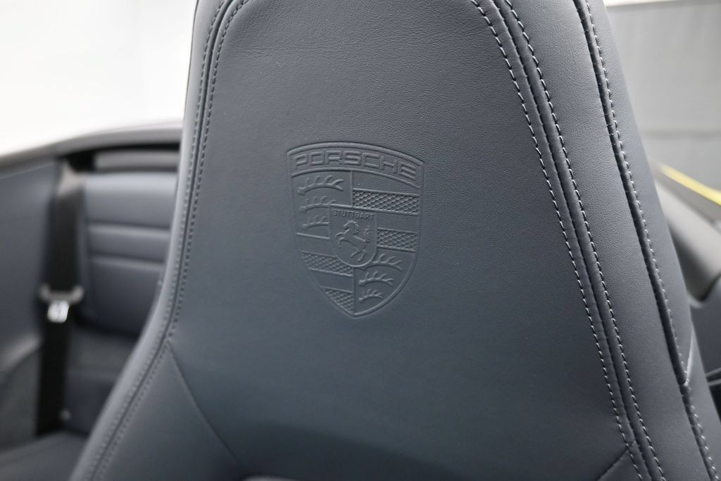 Certified 2025 Porsche 911 Carrera RWD image 9