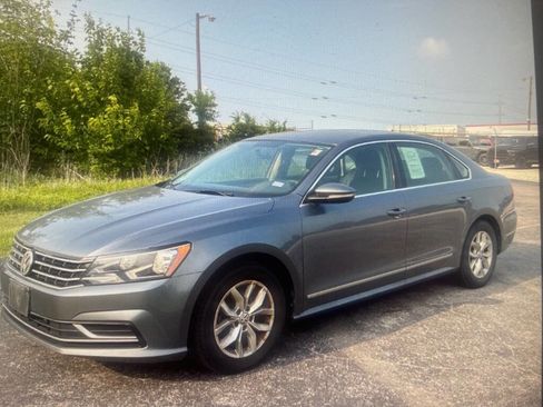 Used 2017 Volkswagen Passat 1.8T S FWD image 1