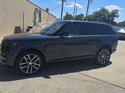 Used 2025 Land Rover Range Rover SE AWD/4WD image 1