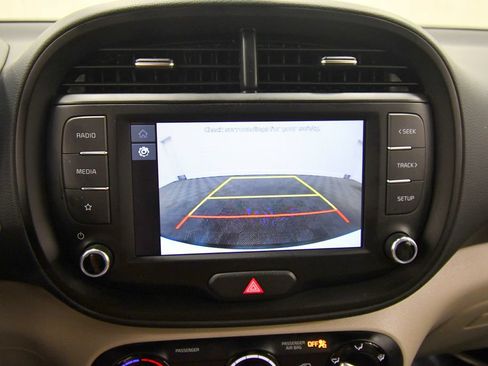Certified 2025 Kia Soul LX FWD image 23