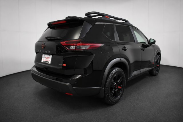 Certified 2025 Nissan Rogue SV AWD/4WD image 4