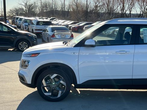 New 2026 Hyundai Venue SEL image 7