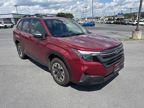Used 2025 Subaru Forester Premium AWD/4WD image 7