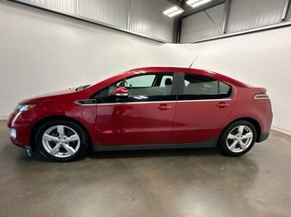 Used 2013 Chevrolet Volt w/ Enhanced Safety Package 2 FWD video 2