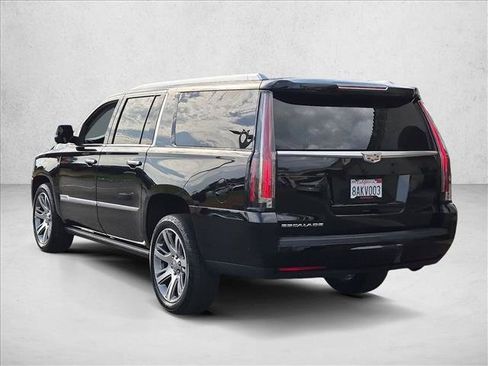 Used 2018 Cadillac Escalade ESV Premium Luxury AWD/4WD image 8