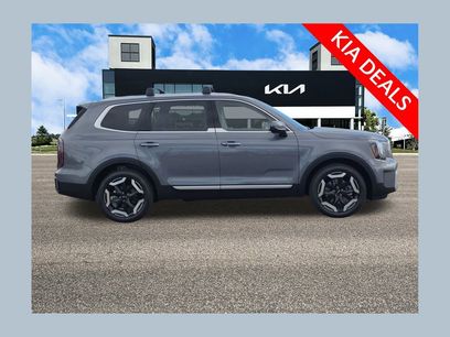 New 2025 Kia Telluride EX w/ EX Captain's Chair Package