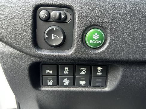 Used 2025 Honda Ridgeline Black Edition image 35