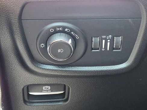 Used 2025 Jeep Grand Cherokee Summit AWD/4WD image 16