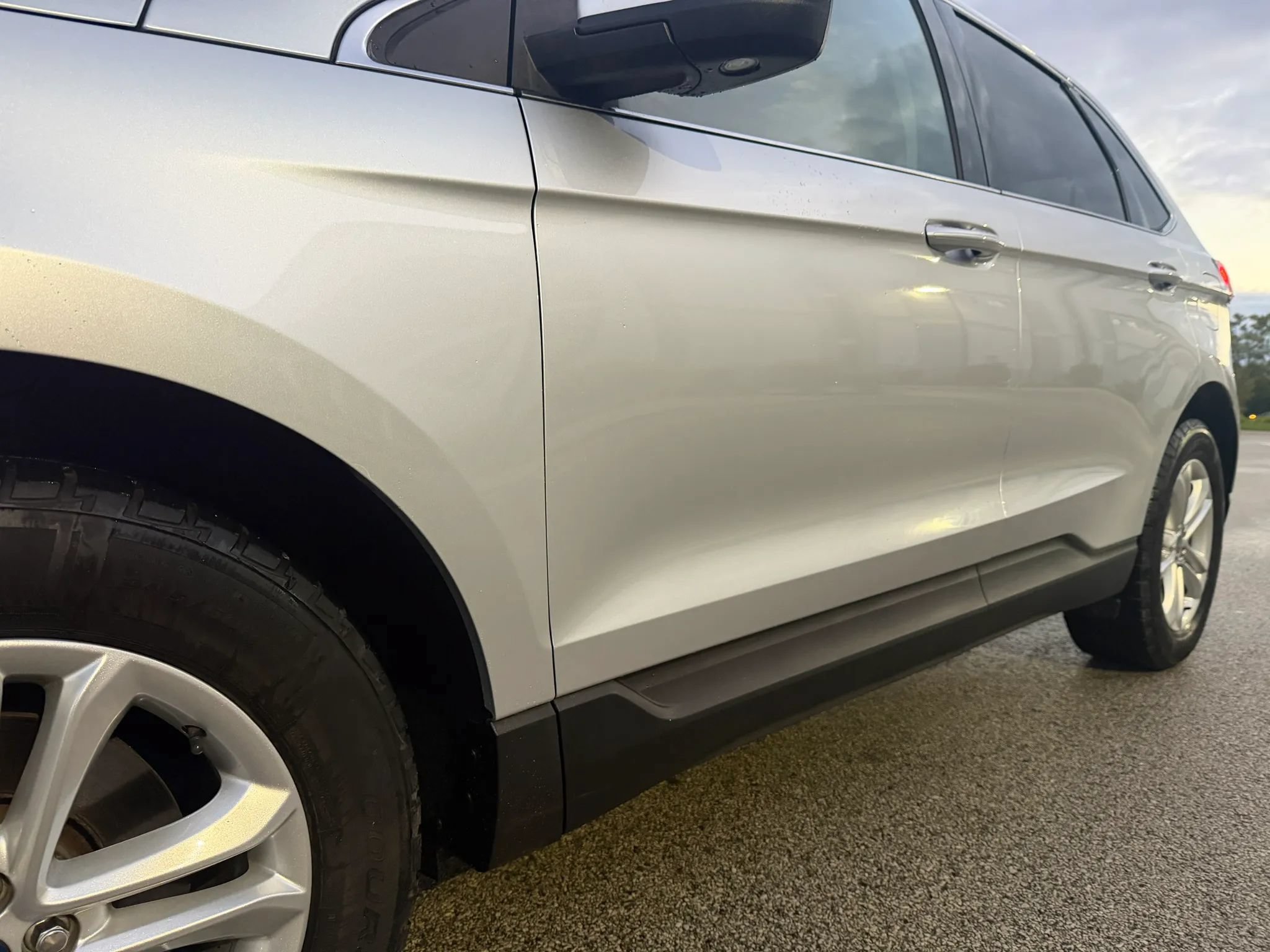 Used 2019 Ford Edge SEL w/ Equipment Group 201A AWD/4WD image 4