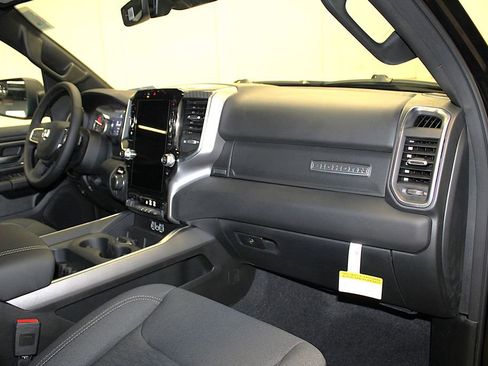 New 2026 RAM 1500 Big Horn AWD/4WD image 30