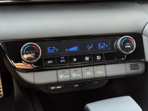 Used 2025 Hyundai Elantra Sport image 25