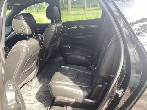 Used 2022 Buick Enclave Avenir w/ Avenir Technology Package image 8